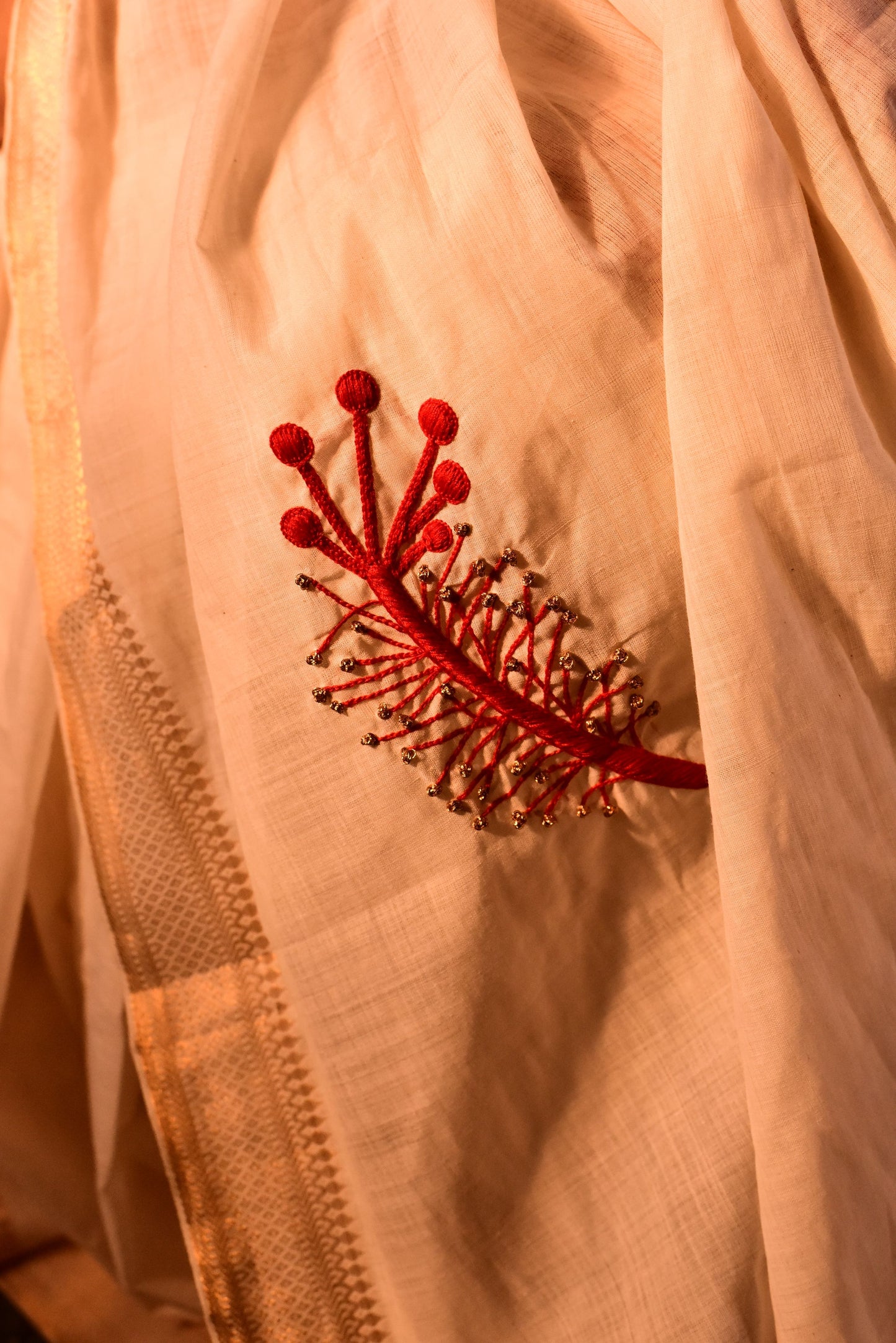 White Cotton Mangalgiri with Hibiscus Crown
