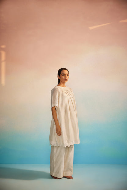 Orihime Box Pleat appliqué Dress