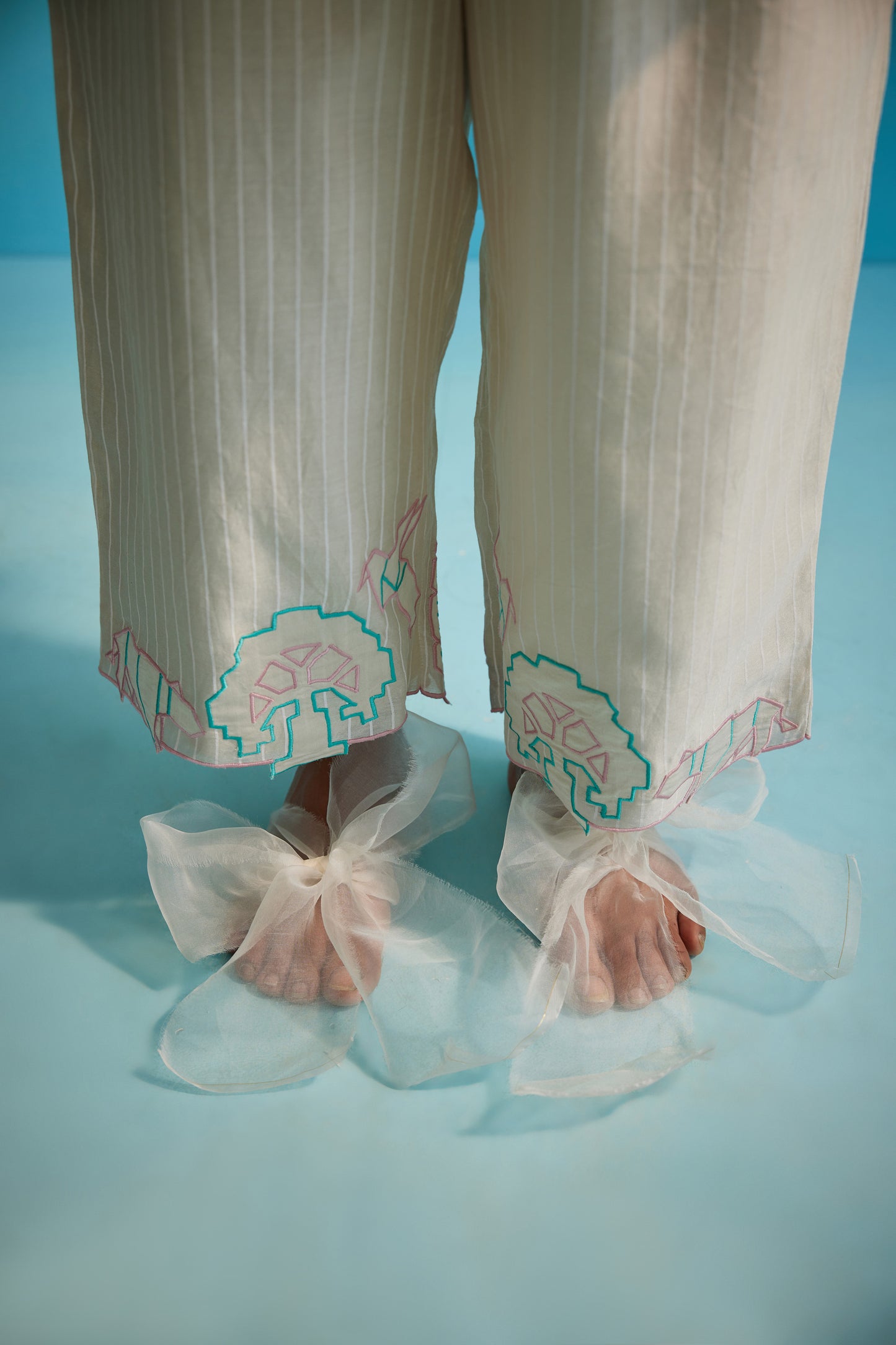 Shiori appliqué Pants