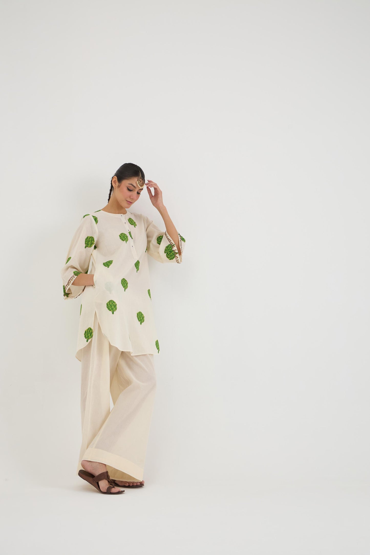 Off White Artichoke Set