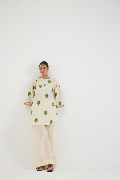 Off White Artichoke Set