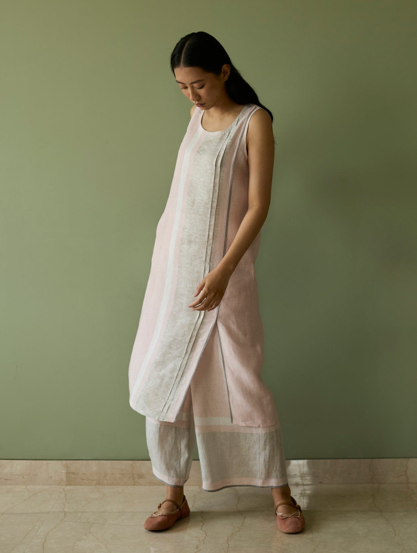 Yara Sleeveless Border Linen Kurta Set - Blush