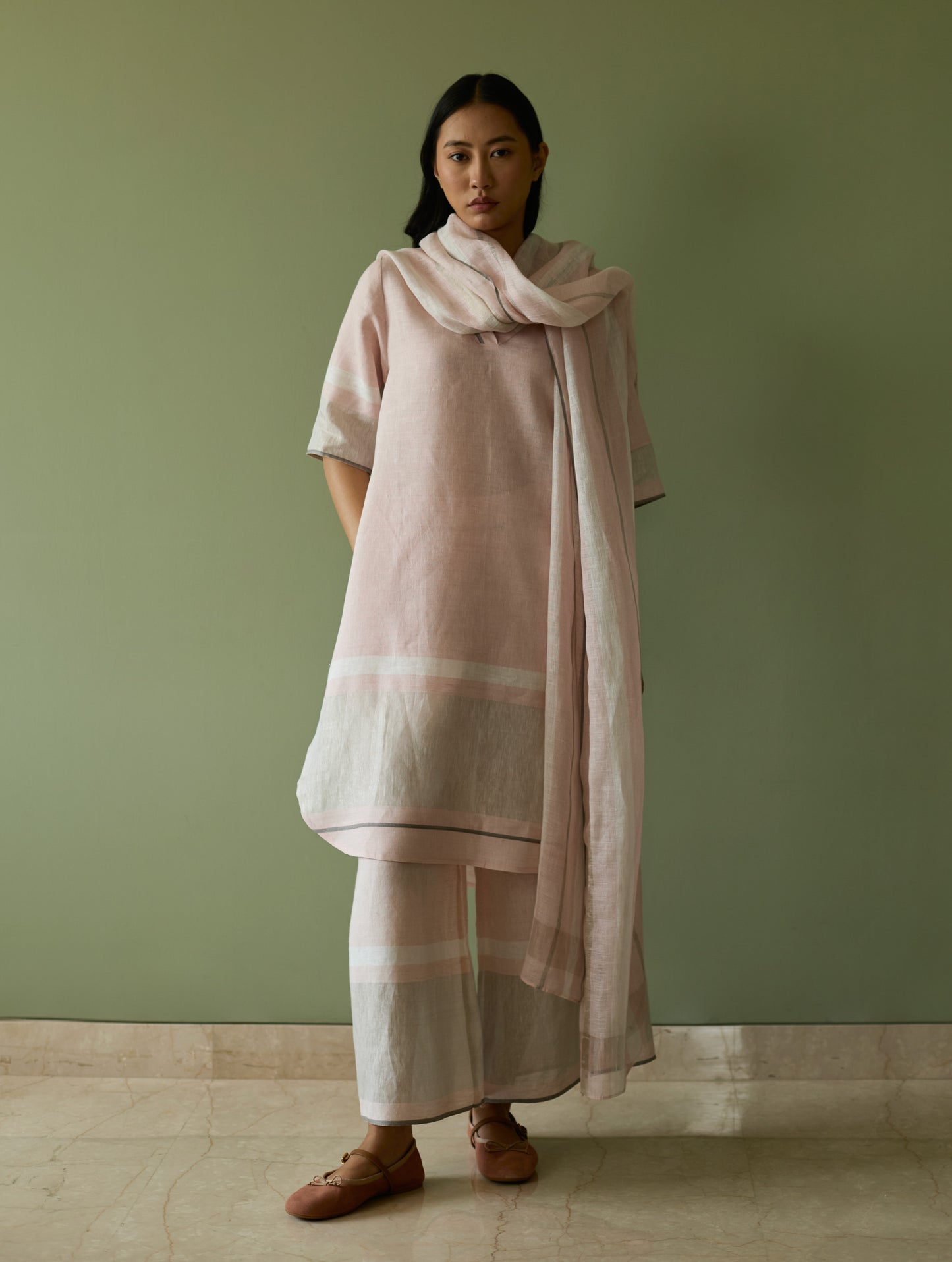 Iva Pleated Border Linen Kurta Set - Blush