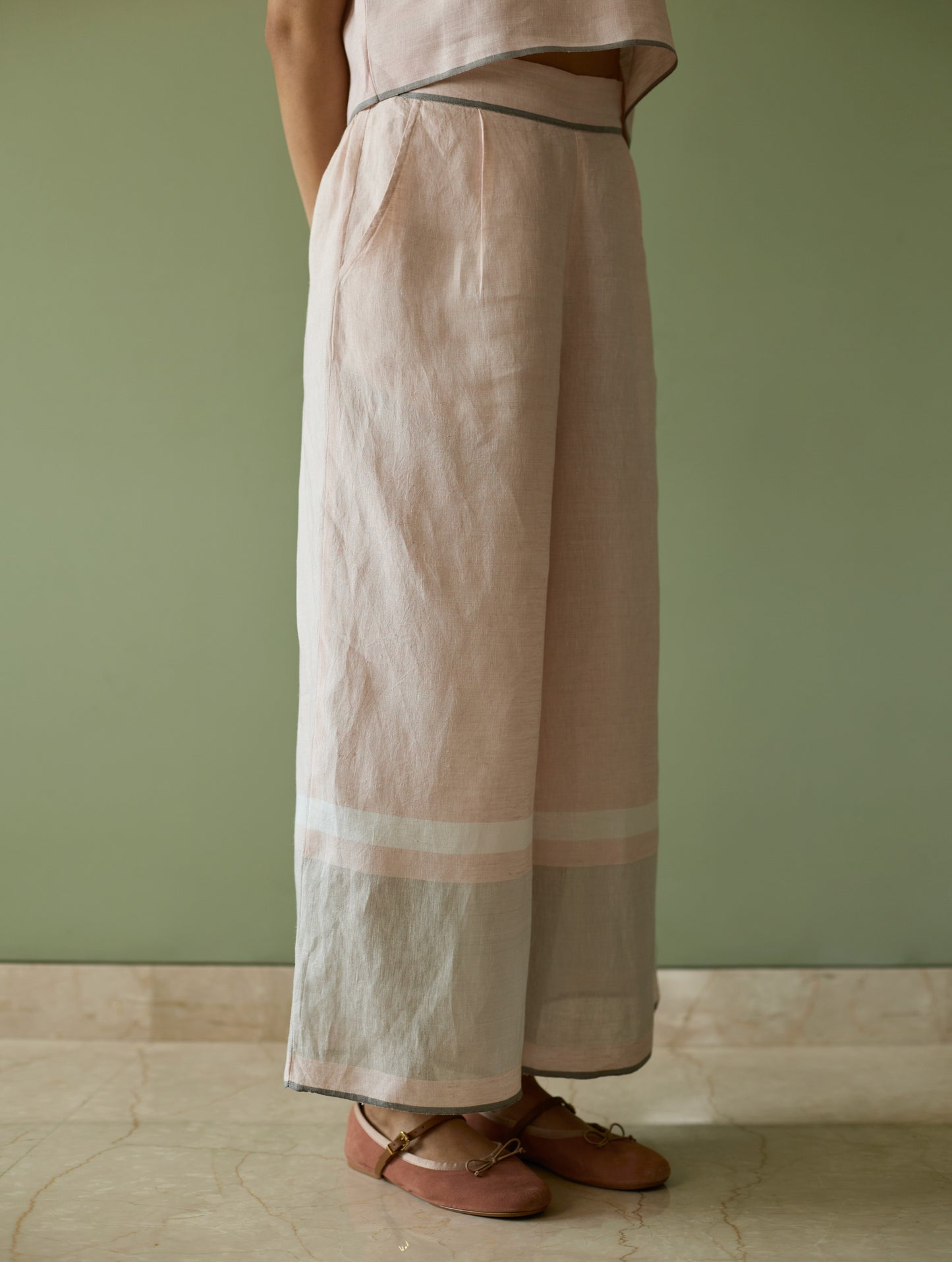 Yara Sleeveless Border Linen Kurta Set - Blush