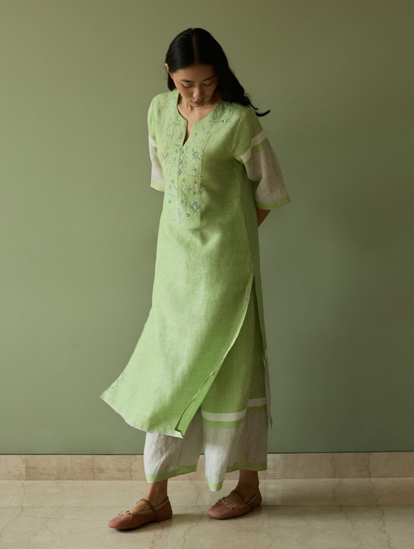 Vira Hand-Emboidered Linen Kurta Set - Meadow