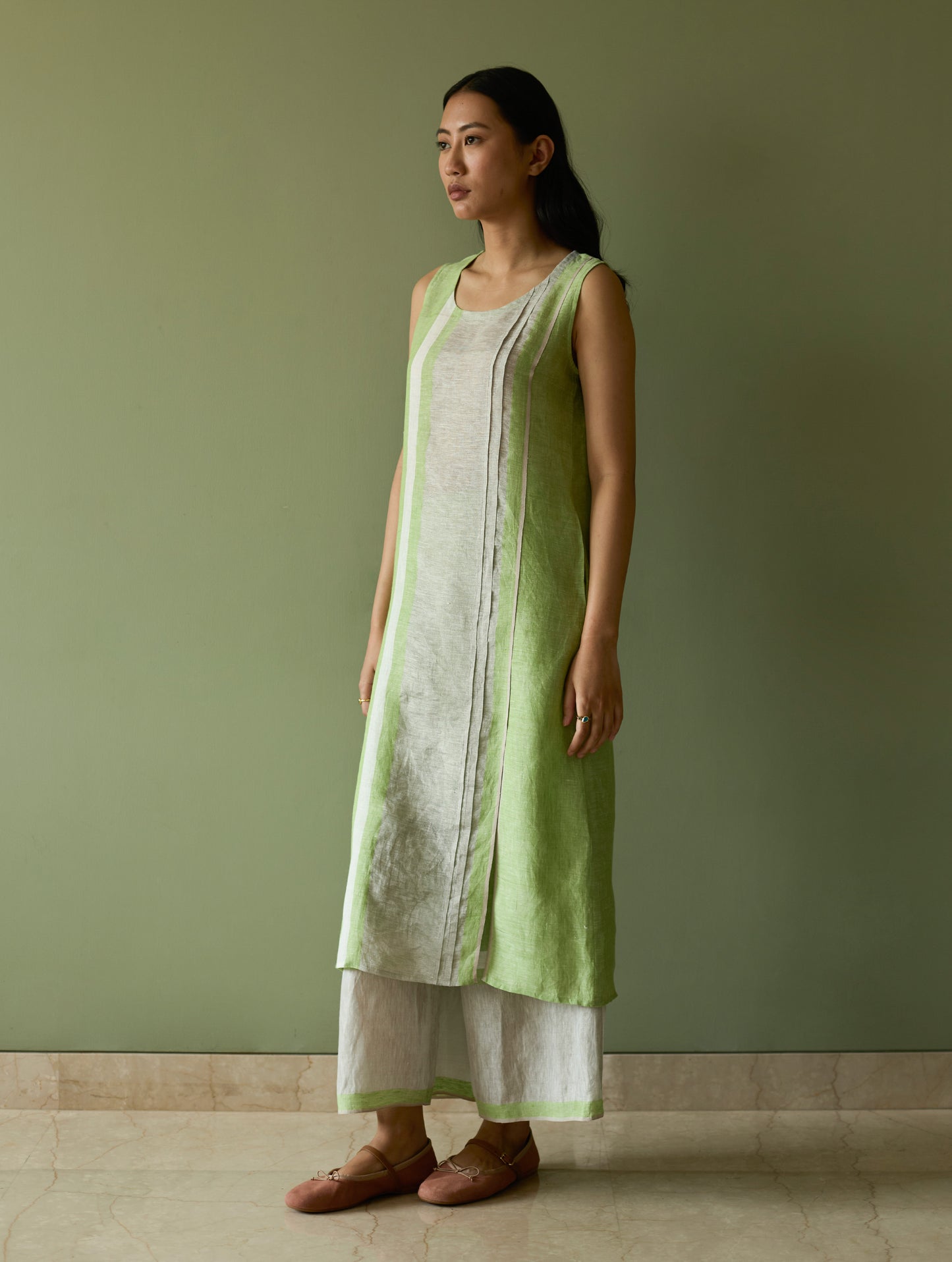 Yara Sleeveless Border Linen Kurta Set - Meadow