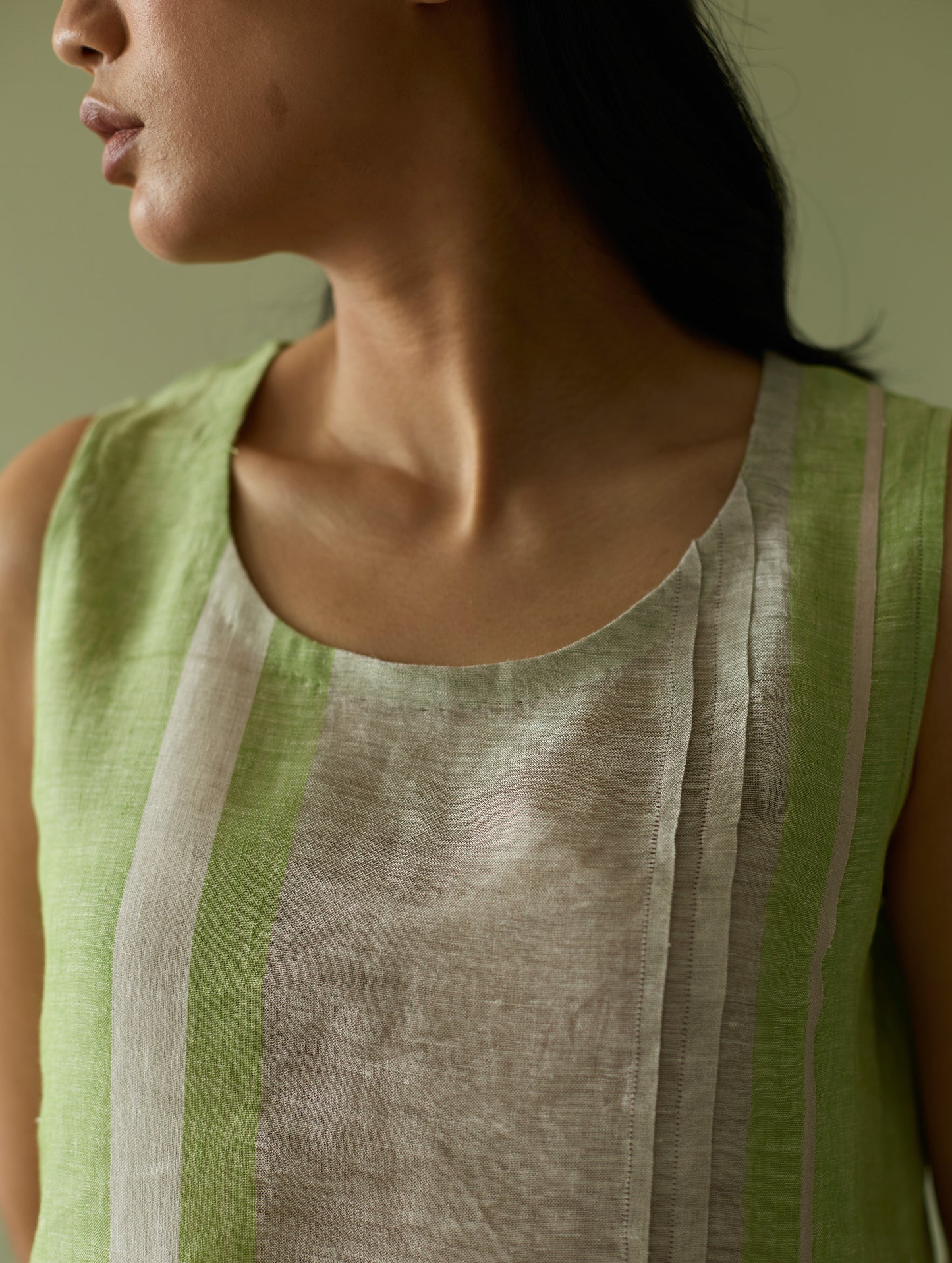 Yara Sleeveless Border Linen Kurta Set - Meadow