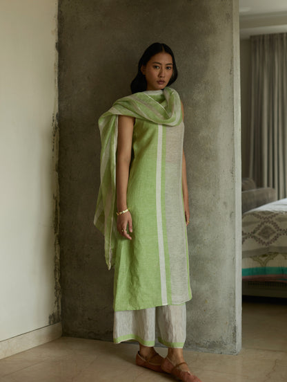 Yara Sleeveless Border Linen Kurta Set - Meadow