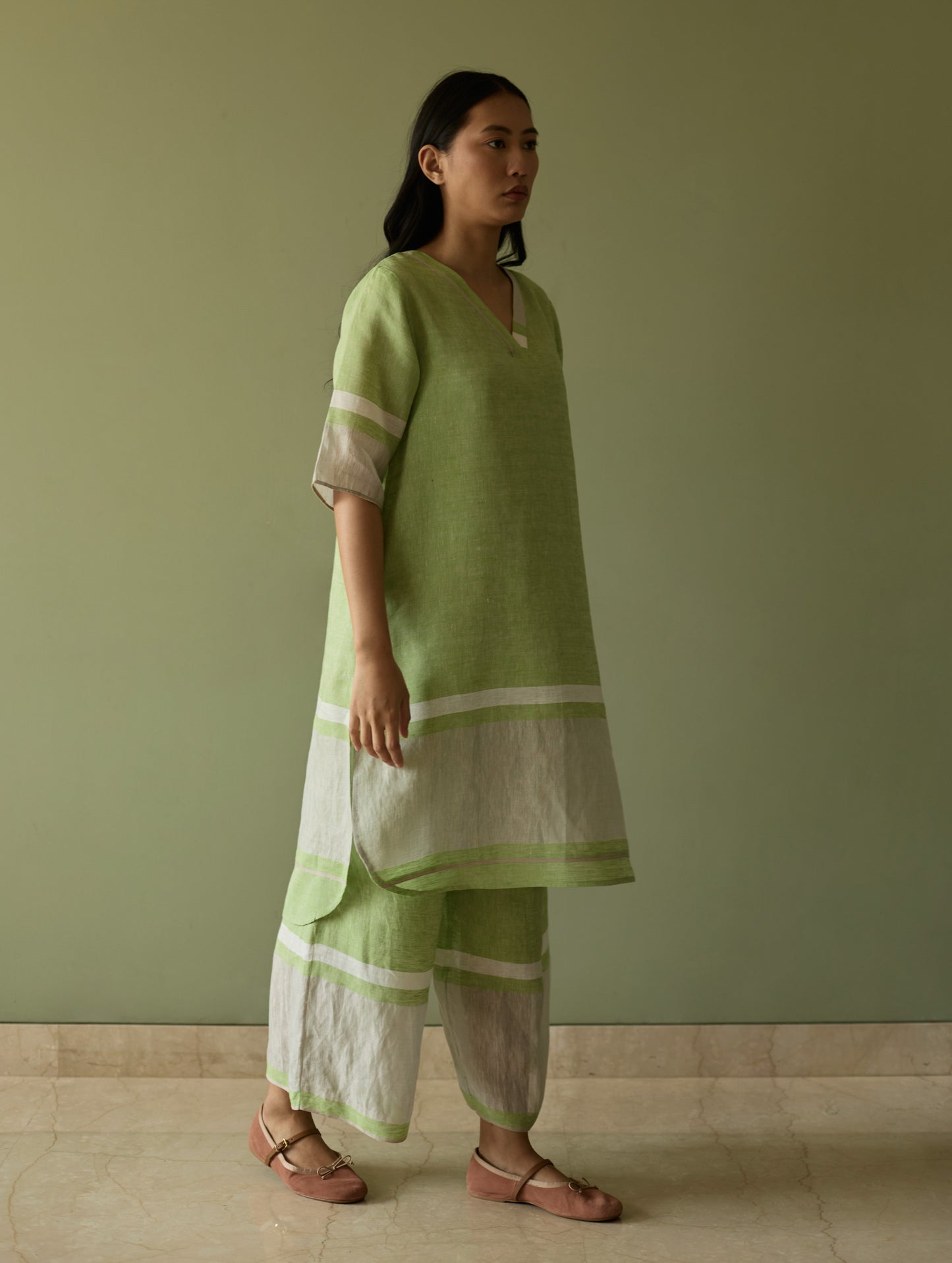 Iva Pleated Border Linen Kurta Set - Meadow