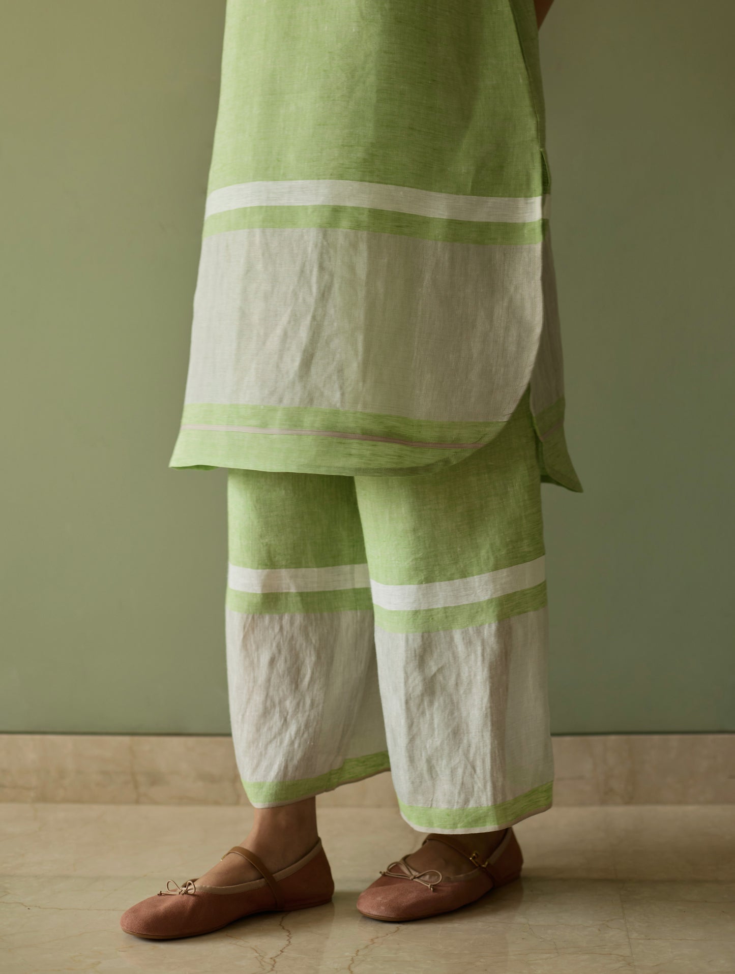 Iva Pleated Border Linen Kurta Set - Meadow