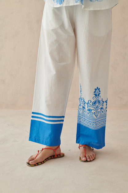 Glide White Placement Border Pants