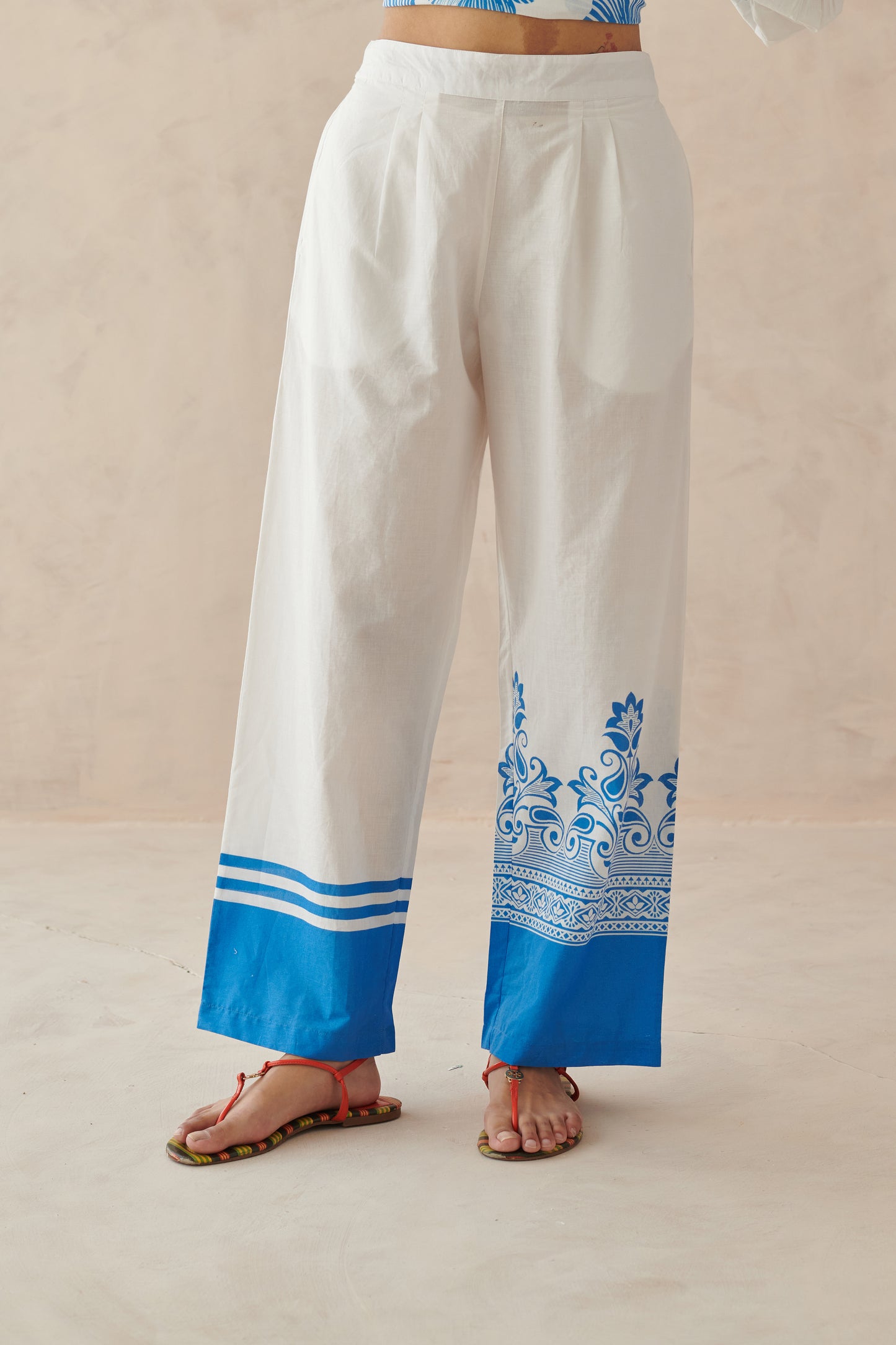 Glide White Placement Border Pants