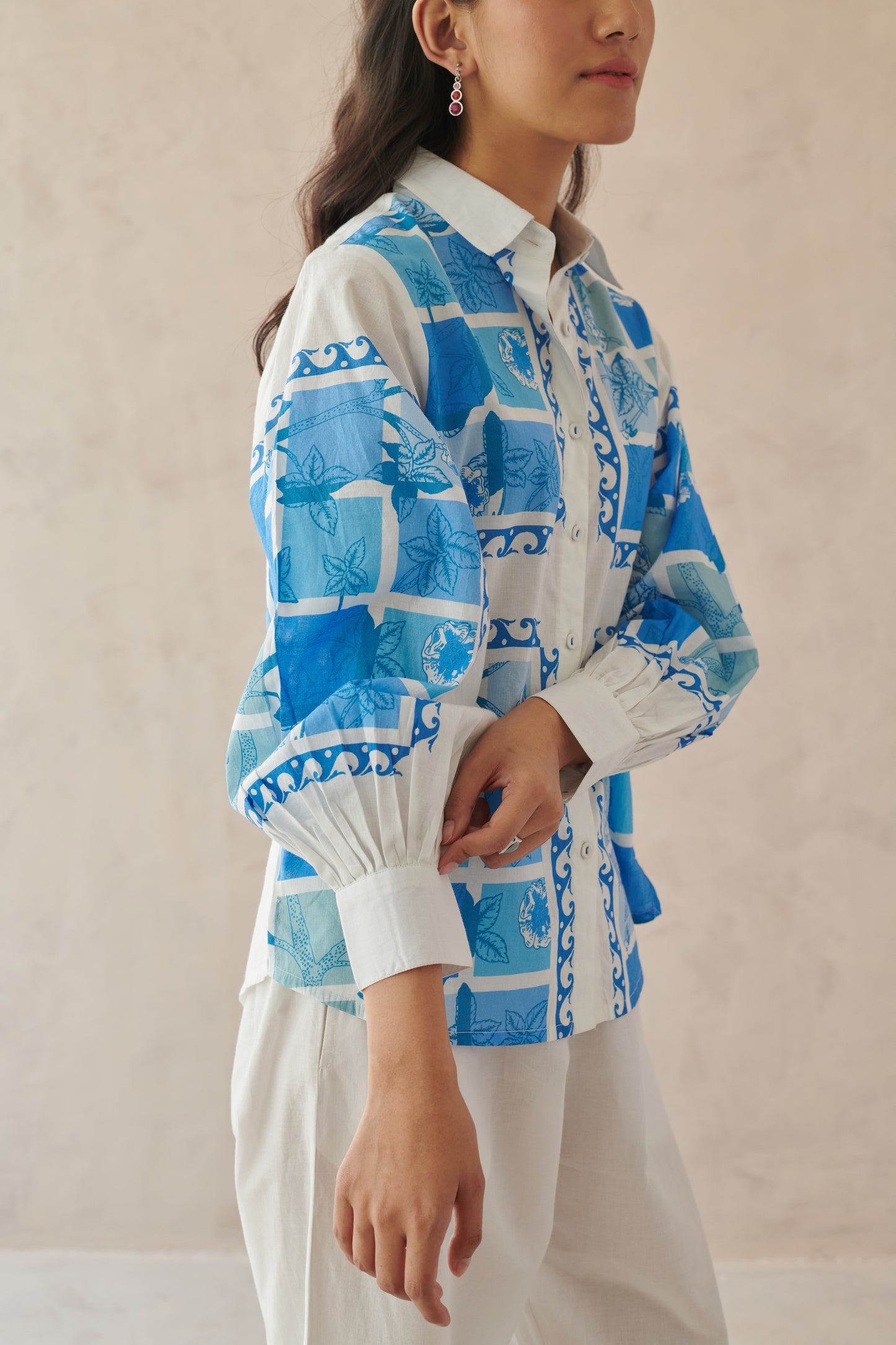 Vivia White Placement Border Shirt